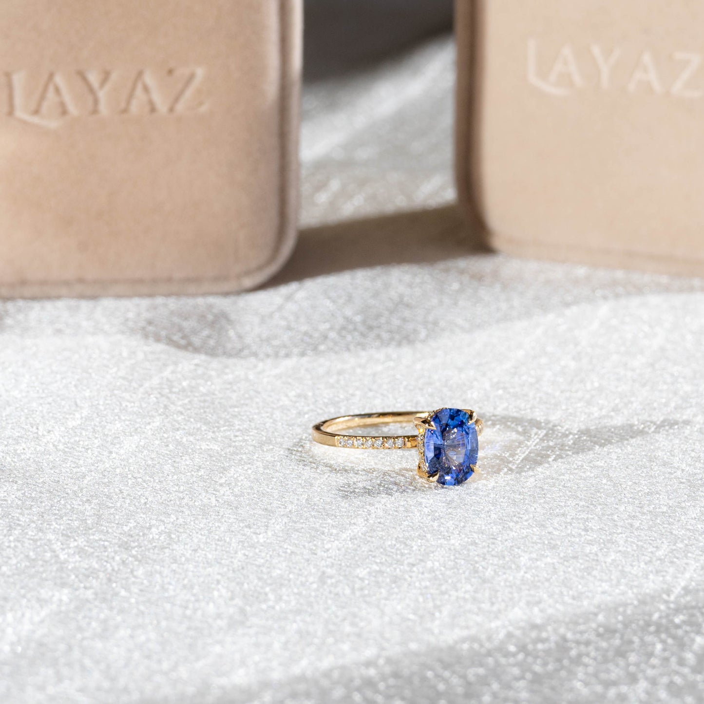 Aurora Solitaire Pavé Ring - Blue Sapphire & Diamond 2.30 ct