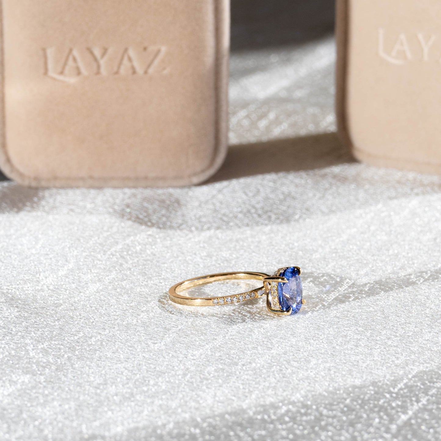 Aurora Solitaire Pavé Ring - Blue Sapphire & Diamond 2.30 ct